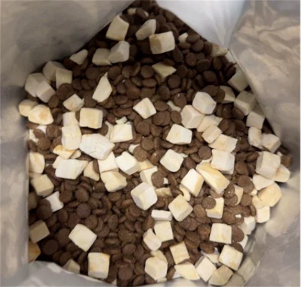 新鲜鸡肉冻干猫粮测评:高蛋白配方与安全解析 新鲜鸡肉冻干猫粮测评:高蛋白配方与安全解析