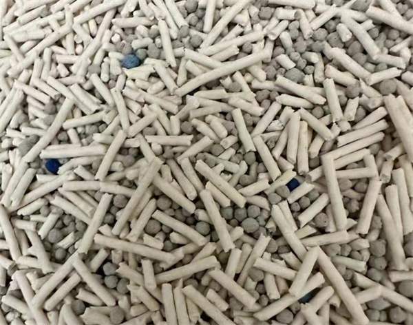 豆腐膨润土混合猫砂测评:结团除臭与粉尘表现分析 豆腐膨润土混合猫砂测评:结团除臭与粉尘表现分析