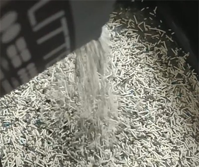 混合猫砂测评:扬尘少但化粉严重,结团除臭表现如何? 混合猫砂测评:扬尘少但化粉严重,结团除臭表现如何?