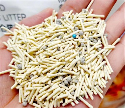 混合猫砂测评：结团强力除臭佳，但粉尘问题需警惕