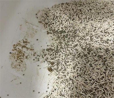 混合猫砂实测:结团除臭效果优秀,使用体验佳但价格偏高 混合猫砂实测:结团除臭效果优秀,使用体验佳但价格偏高