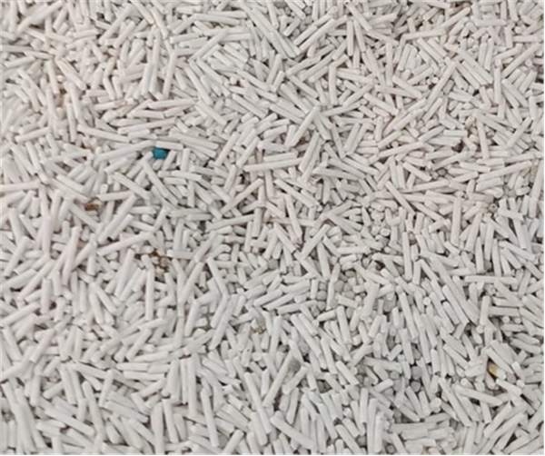 豆腐猫砂实测：除臭结团表现优秀，但气味与价格需权衡