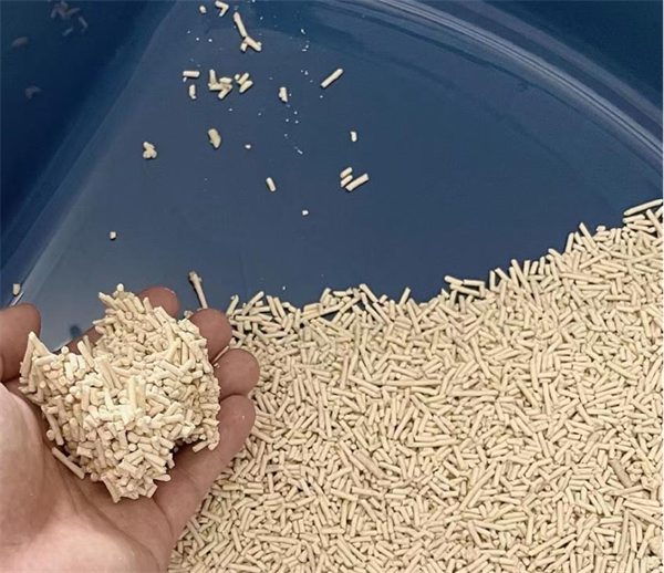 豆腐猫砂实测：除臭结团表现优秀，但气味与价格需权衡