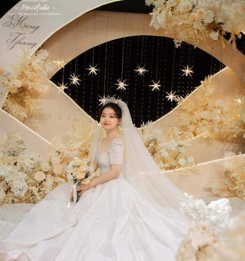 香槟金色家居搭配方案大全，轻松打造高端奢华空间氛围