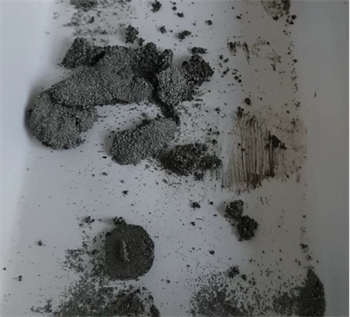 这款低价矿砂实测:结团松散易粘底,粉尘与除臭表现如何? 这款低价矿砂实测:结团松散易粘底,粉尘与除臭表现如何?