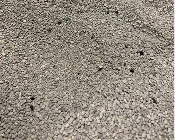 矿砂猫砂好用吗？实测告诉你细腻脚感与除臭效果