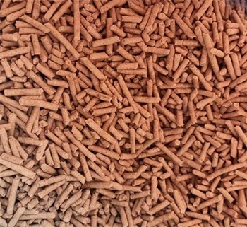 植物猫砂测评：结团除臭效果出色，但需注意品控与成分透明度