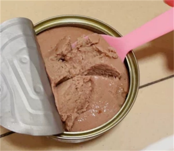 纯肉配方猫主食罐评测：高性价比选择与注意事项