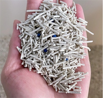 混合猫砂测评：结团除臭表现优异，但包裹性一般且价格偏高