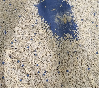 混合猫砂测评：结团除臭表现优异，但包裹性一般且价格偏高