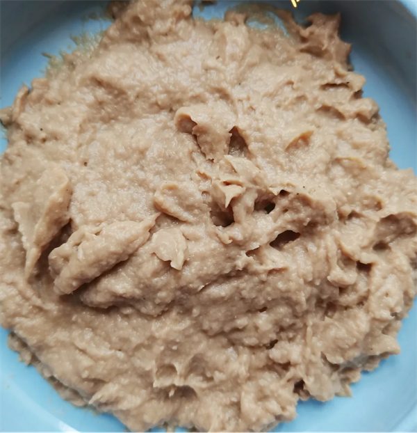 主食罐头测评：适口性佳但配方有隐患，选猫粮需注意这些