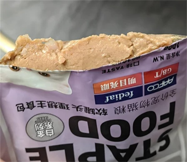 纯肉配方主食餐包优缺点解析：高适口性与成分隐忧并存