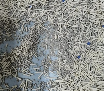 混合猫砂升级款实测对比：除臭结团效果如何？选购要点解析