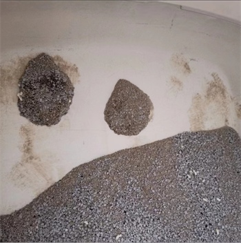 矿砂猫砂实测:低粉尘与结团黏底问题如何权衡? 矿砂猫砂实测:低粉尘与结团黏底问题如何权衡?