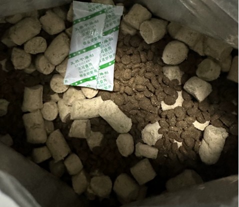 高蛋白营养猫粮，适口性佳但价格偏高