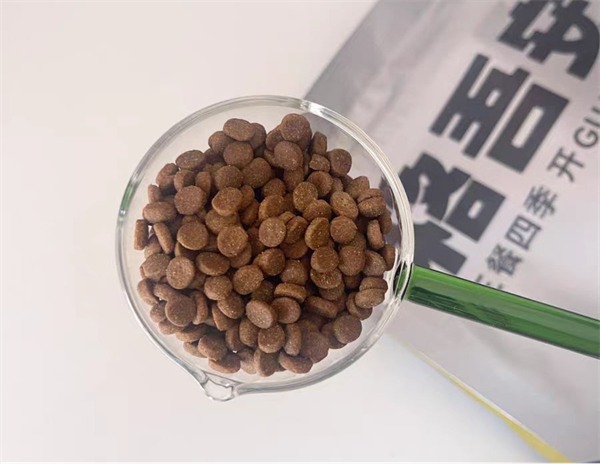 格吾安猫粮适合敏感肠胃猫咪,但价格偏高 格吾安猫粮适合敏感肠胃猫咪,但价格偏高