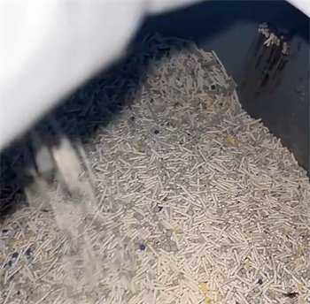 细腻结团快 小菊混合猫砂性价比高 细腻结团快 小菊混合猫砂性价比高