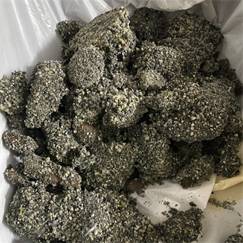 钠基矿砂测评:粉尘少 粘底牢 使用体验真实反馈 钠基矿砂测评:粉尘少 粘底牢 使用体验真实反馈