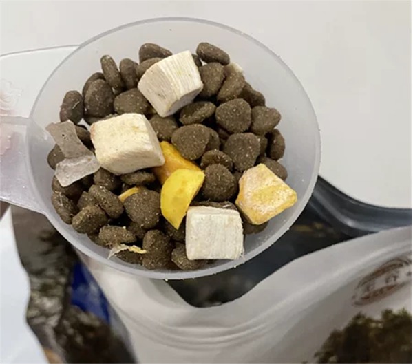 胖小虎无谷鲜鸡肉狗粮测评：适口性与营养表现如何？