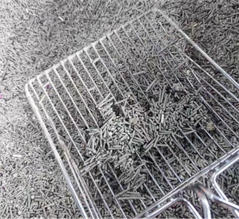 宠呦呦猫砂测评：除臭强但易掉色，白猫慎用