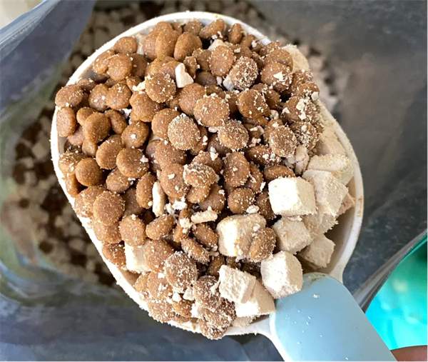 顽皮冻干双鲜狗粮测评:配方普通,价格适中 顽皮冻干双鲜狗粮测评:配方普通,价格适中