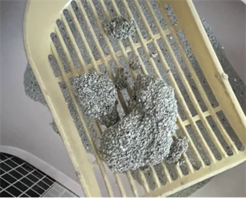 钠基矿砂测评：除臭好但带砂严重，适合日常小量使用