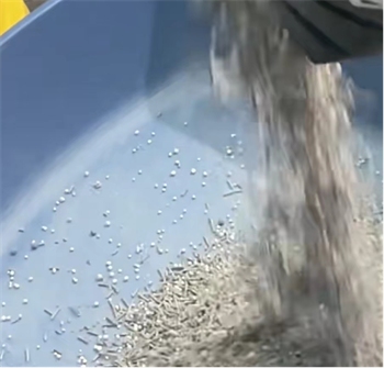 跟风买的猫砂真的好用吗?活性炭混合猫砂使用测评 跟风买的猫砂真的好用吗?活性炭混合猫砂使用测评