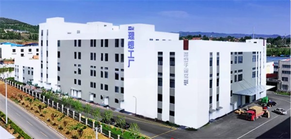 阿飞和巴弟E76猫粮测评：营养适口性俱佳，适合追求高品质的猫咪