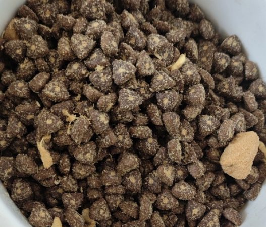 宠王府猎鸟盛宴猫粮深度测评:92%动物性原料营养配方分析 宠王府猎鸟盛宴猫粮深度测评:92%动物性原料营养配方分析