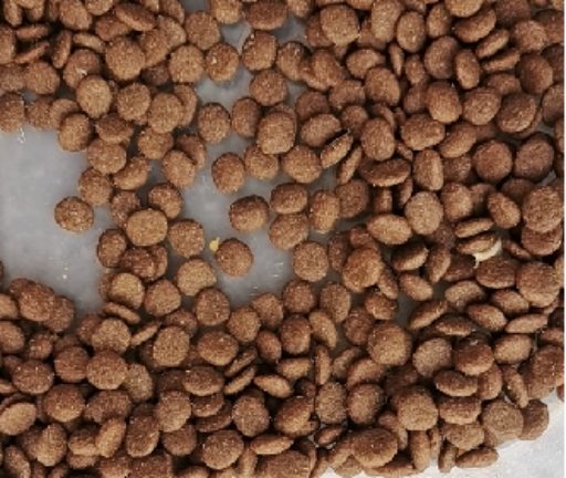 宠王府红门宴狗粮评测：肉含量偏低但适合肠胃敏感犬