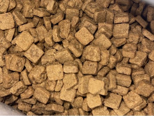 成分党速看！喵梵思紫金鲜肉烘焙猫粮测评