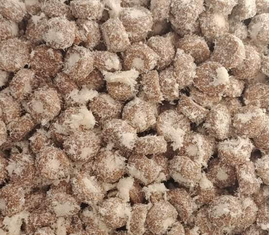 鹌鹑奶心烘焙猫粮测评：70%鲜肉含量增强免疫美毛｜深度评测