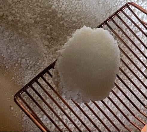 木薯猫砂真实评测：结团牢固但除臭一般的性价比之选｜使用指南