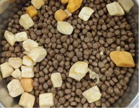 网易天成冻干兔肉猫粮测评 动物性原料占比91.5%营养丰富