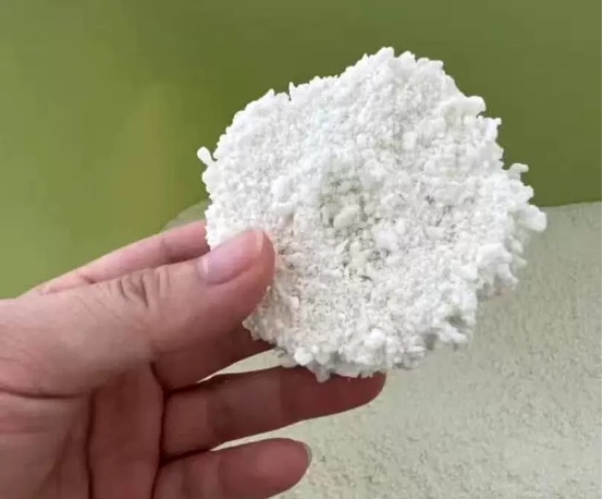 宠确幸木薯猫砂测评：结团效果好但除臭欠佳