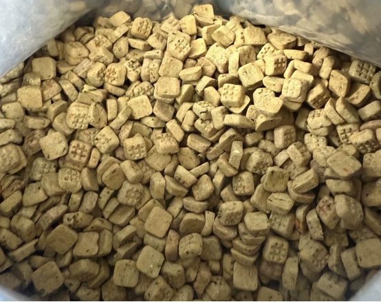 领先蓝莓牛烘焙狗粮测评 动物性原料占比80%益生菌调节肠胃