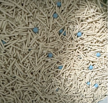 有鱼喵尔代夫木薯混合猫砂测评 结团好不粘底除臭效果佳