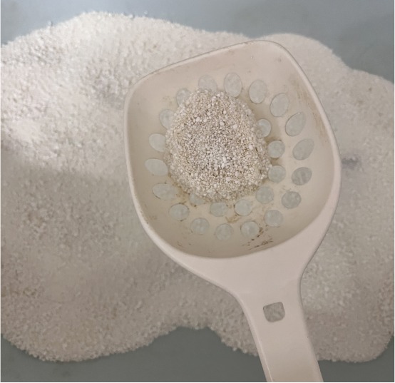 福丸木薯猫砂测评:结团好不粘底但带砂严重需搭配专用砂盆 福丸木薯猫砂测评:结团好不粘底但带砂严重需搭配专用砂盆