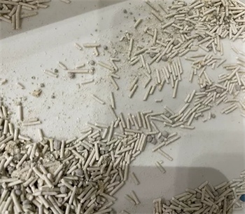 猫友爱混合猫砂测评：结团效果好但粉尘大性价比分析