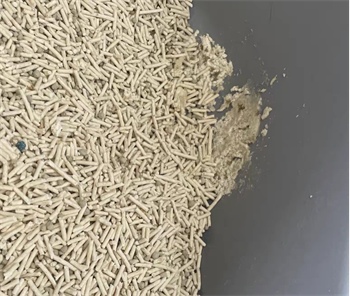 蓝氏猫砂测评:结团快除臭可但粉尘多后期易碎 蓝氏猫砂测评:结团快除臭可但粉尘多后期易碎