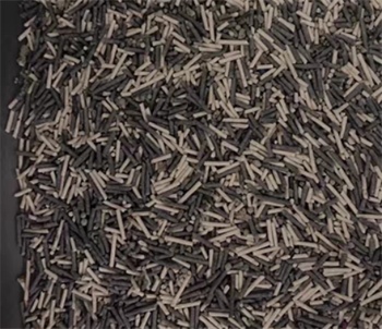 滋奇双子星豆腐猫砂测评:结团快粉尘少但粘底严重 滋奇双子星豆腐猫砂测评:结团快粉尘少但粘底严重