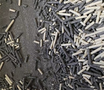 滋奇双子星豆腐猫砂测评:结团快粉尘少但粘底严重 滋奇双子星豆腐猫砂测评:结团快粉尘少但粘底严重