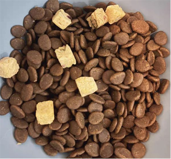 伯纳天纯生鲜super深海御鲜猫粮评测：高蛋白鱼类配方营养全面