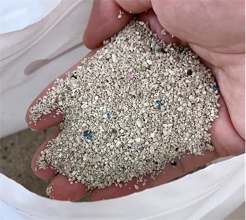 网易严选除臭天然矿砂测评：粉尘少但带出严重需混用