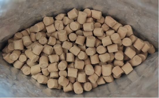 莱野兔肉冻干营养测评:高蛋白无添加适合猫咪增肥 莱野兔肉冻干营养测评:高蛋白无添加适合猫咪增肥