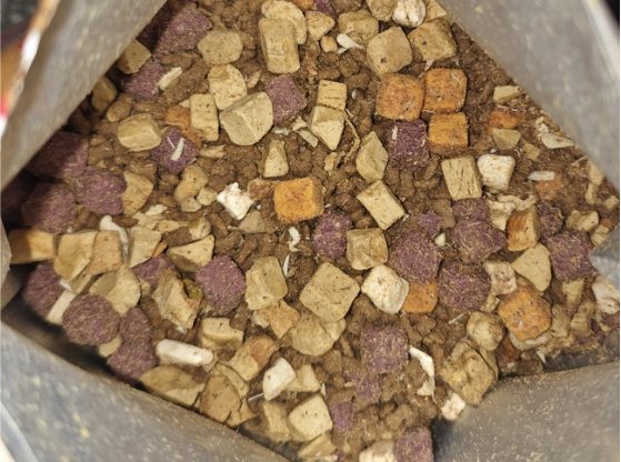 心粮肉骨头犬粮评测：配方优缺点分析及适用狗狗类型