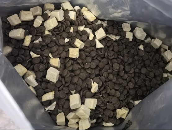 有鱼海陆臻选2.0猫粮测评:美毛成分丰富但肉源一般 有鱼海陆臻选2.0猫粮测评:美毛成分丰富但肉源一般