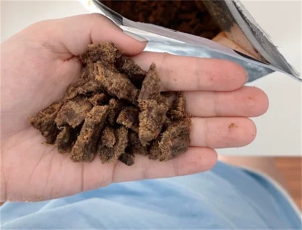 风干鸡肉狗粮深度测评：高蛋白低敏，但脂肪含量需警惕